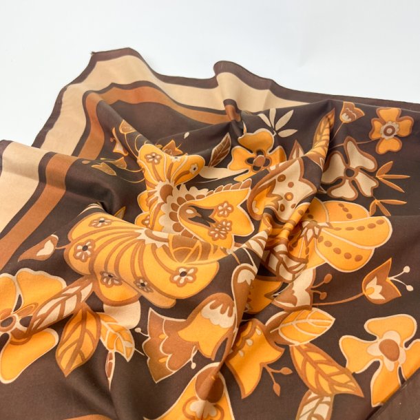 Blomstret vintage satint�rkl�de i brunt