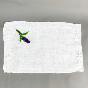 Weies Vintage-Leinentuch mit Stickkante