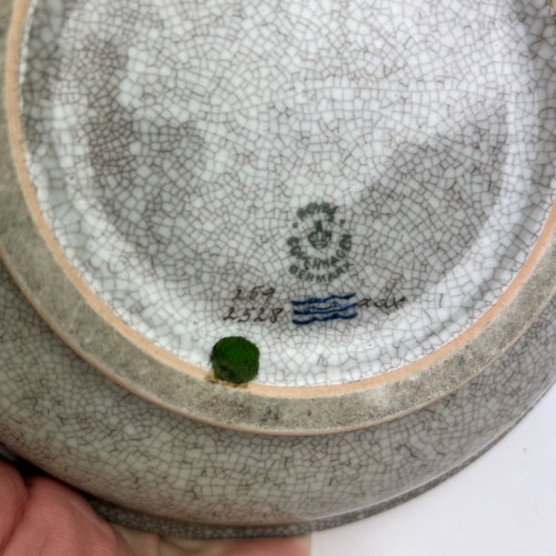 Royal Copenhagen craquel� bordfad