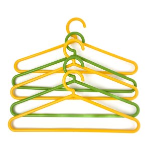 Fnf Retro Kleiderbgel in Gelb und Grn