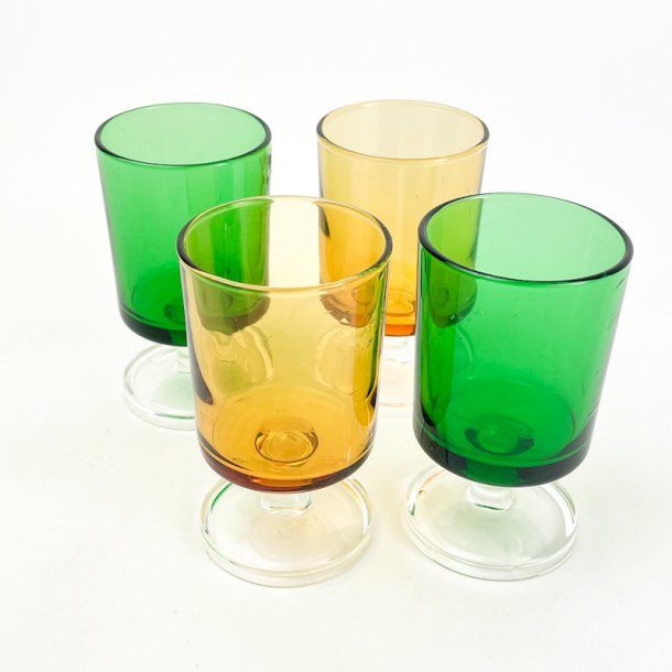 Fire farvede retro hvidvinsglas