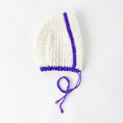 Babypullover mit Mtze, wei mit lila. Gre 6 Monate