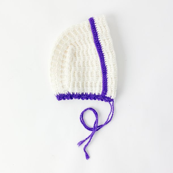 Babypullover mit Mtze, wei mit lila. Gre 6 Monate