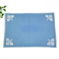 Hellblaue Retro Tablettserviette mit Stickerei