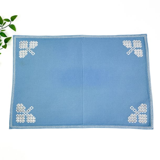 Hellblaue Retro Tablettserviette mit Stickerei