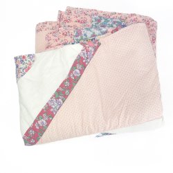 Rosa Vintage Steppdecke mit Blumen