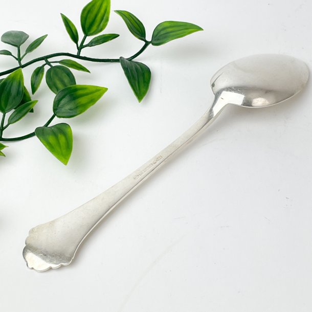 Vintage dessertske i s�lvplet med svungen ende