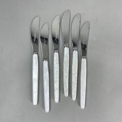 Seks vintage middags knive med perlemorsskaft
