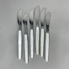 Seks vintage middags knive med perlemorsskaft