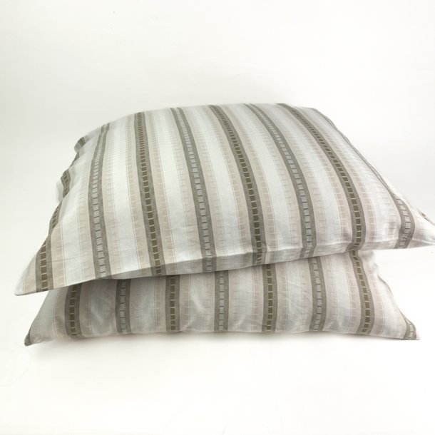 To rosa-stribede vintage damask pudebetr�k