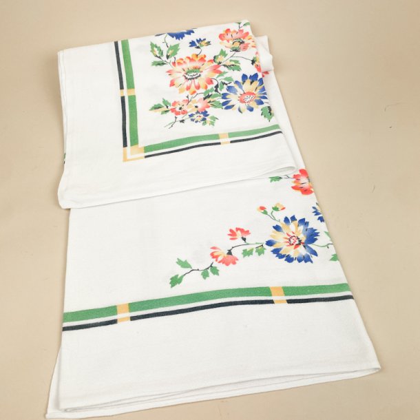 Blomstret vintage dug 120�120 cm
