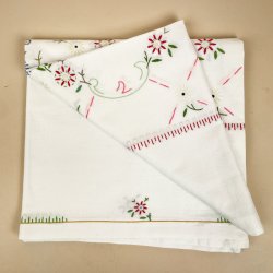 Broderet vintage dug 120�120 cm