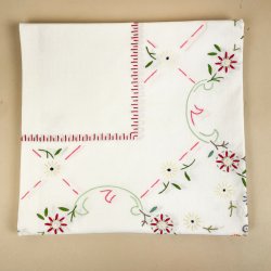 Broderet vintage dug 120�120 cm