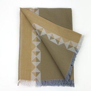 sandfarvet retro dug med grafisk m�nster � 180 cm