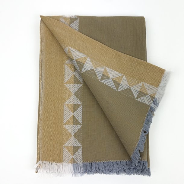 sandfarvet retro dug med grafisk m�nster � 180 cm