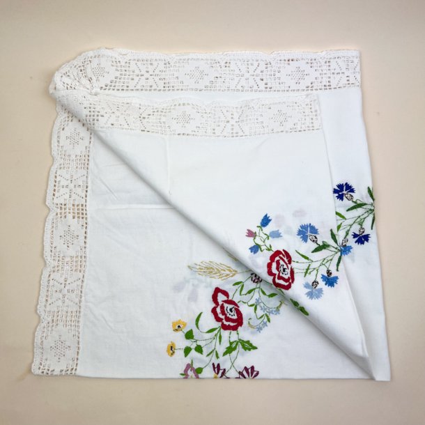 Broderet vintage blomsterdug 90�90 cm