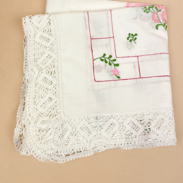Broderet vintage dug 100 cm