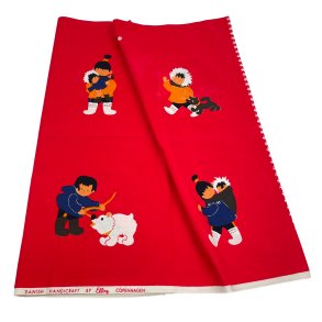 R�d gr�nlandsk retro dug 170 cm