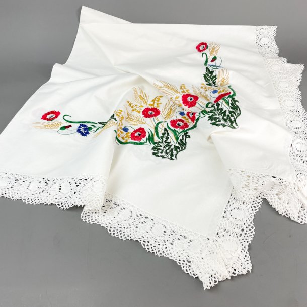 Broderet hvid vintage dug � 140 x 140 cm