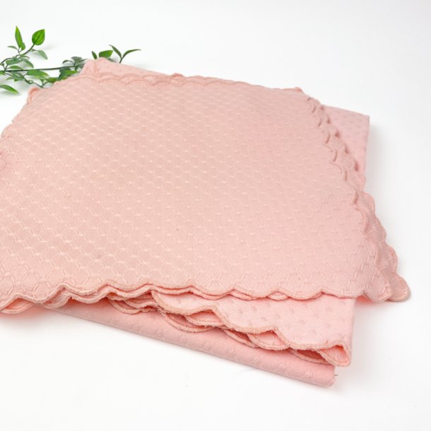 Rosa Set mit Tischdecke und sechs Servietten