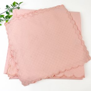 Rosa Set mit Tischdecke und sechs Servietten