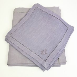Lyselilla vintage h�rdug med otte servietter 200 cm