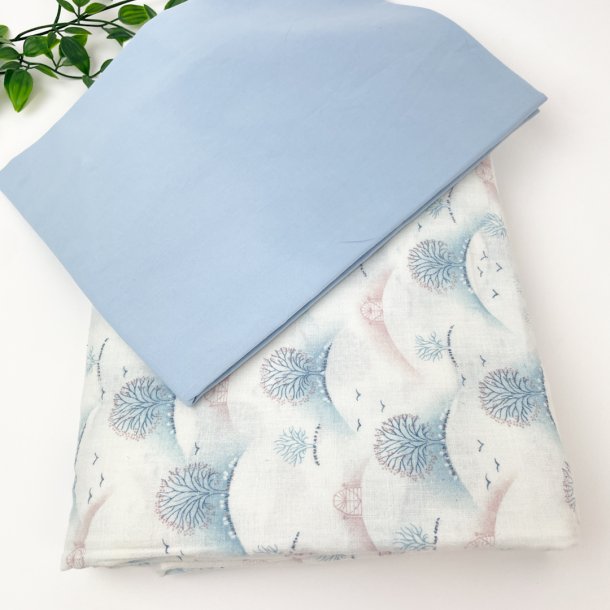 Vintage sengetj med lysebl og rosa 