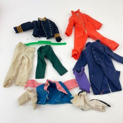 Sammlung von Vintage-Actionfiguren und Zubehr