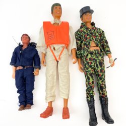 Sammlung von Vintage-Actionfiguren und Zubehr