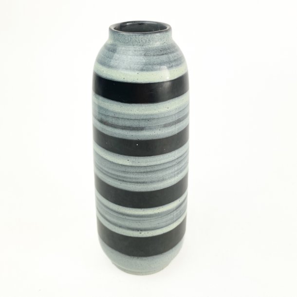 Gr retro keramikvase med striber