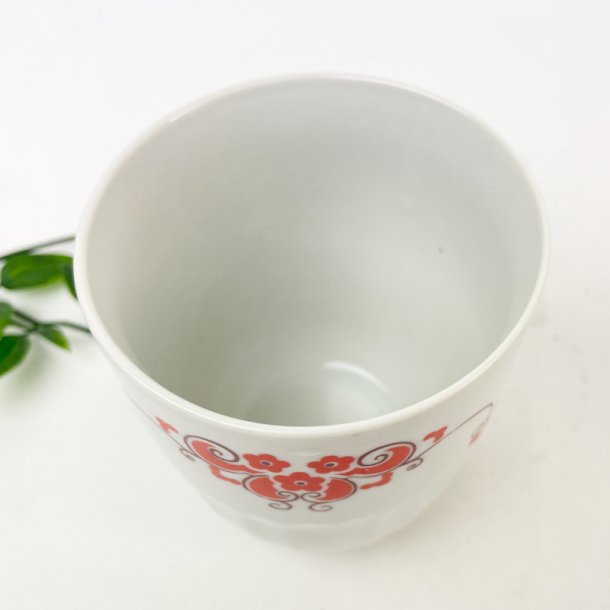 Retro krus med r�dt blomsterdekor