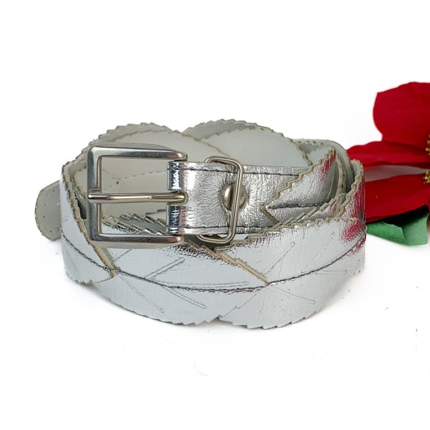 Silberfarbenes Vintage-Grtel mit Blattmuster