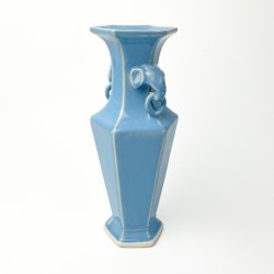 Lysebl� vintage elefantvase