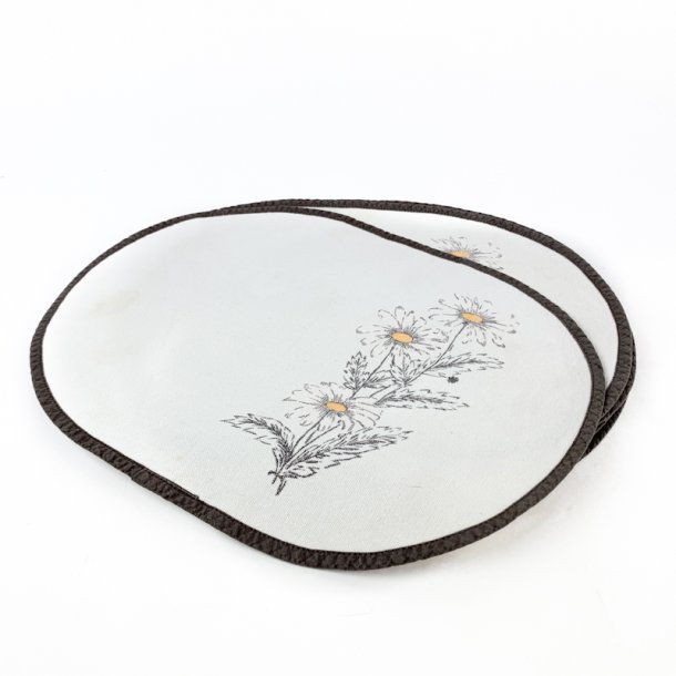 Seks retro d�kkeservietter med marguerit