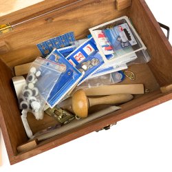 Vintage syskrin med sytilbeh�r