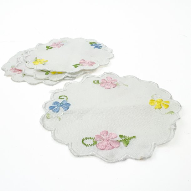 Fire vintage flakoner med blomster