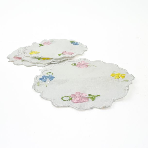 Fire vintage flakoner med blomster