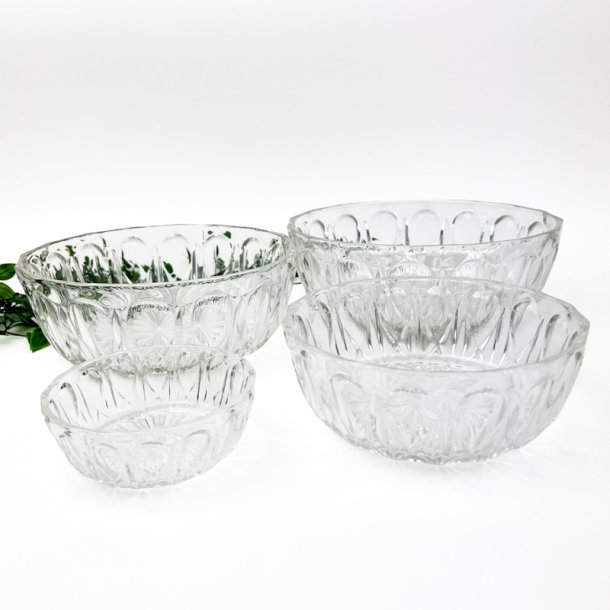 Fire m�nstrede vintage glassk�le
