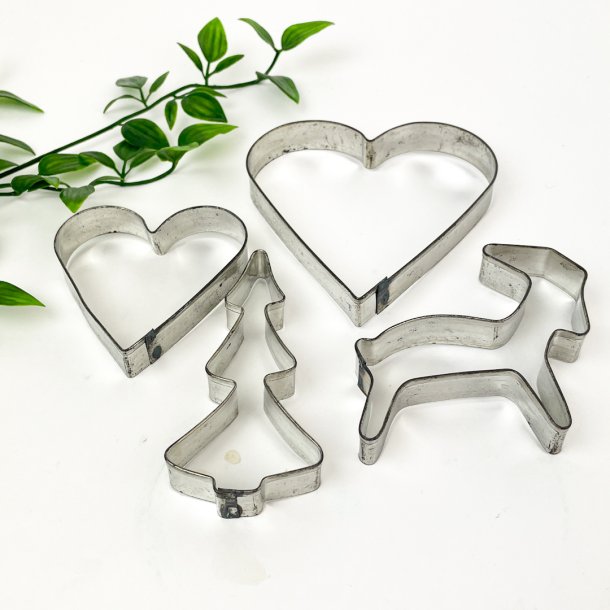 Vier Vintage Backformen aus Metall