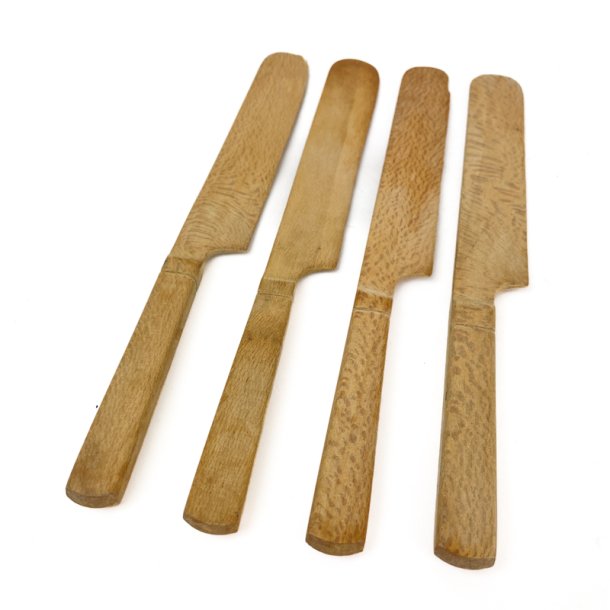 Fire vintage sm�reknive i tr�