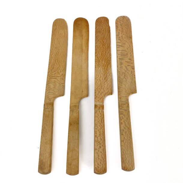 Fire vintage sm�reknive i tr�