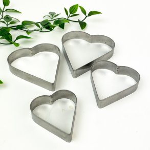 Fire vintage udstiksforme i metal