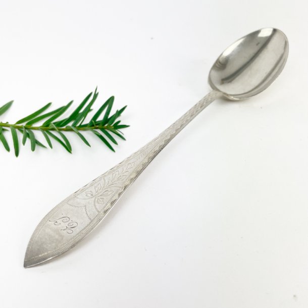 Antiker Silberlffel mit Bright Cut