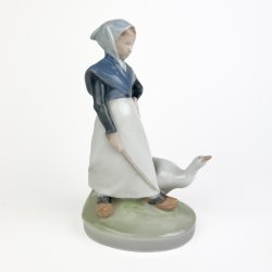 Royal Copenhagen G�sepige figur