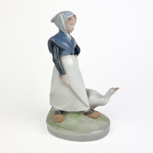 Royal Copenhagen G�sepige figur
