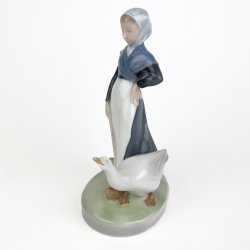 Royal Copenhagen G�sepige figur