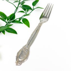 Dekorativ s�lvplet gaffel