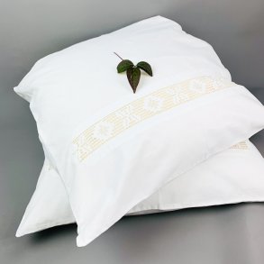 To hvide vintage pudebetrk med mellemvrk