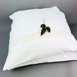 To hvide vintage pudebetrk med mellemvrk