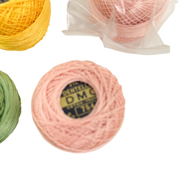 Tyve pastelfarvede DMC knipletr�dsruller fra 1960'erne